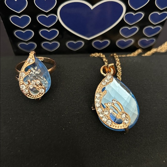 Ladies 4 Piece Fashion Jewelry Set - Picture 6 of 7